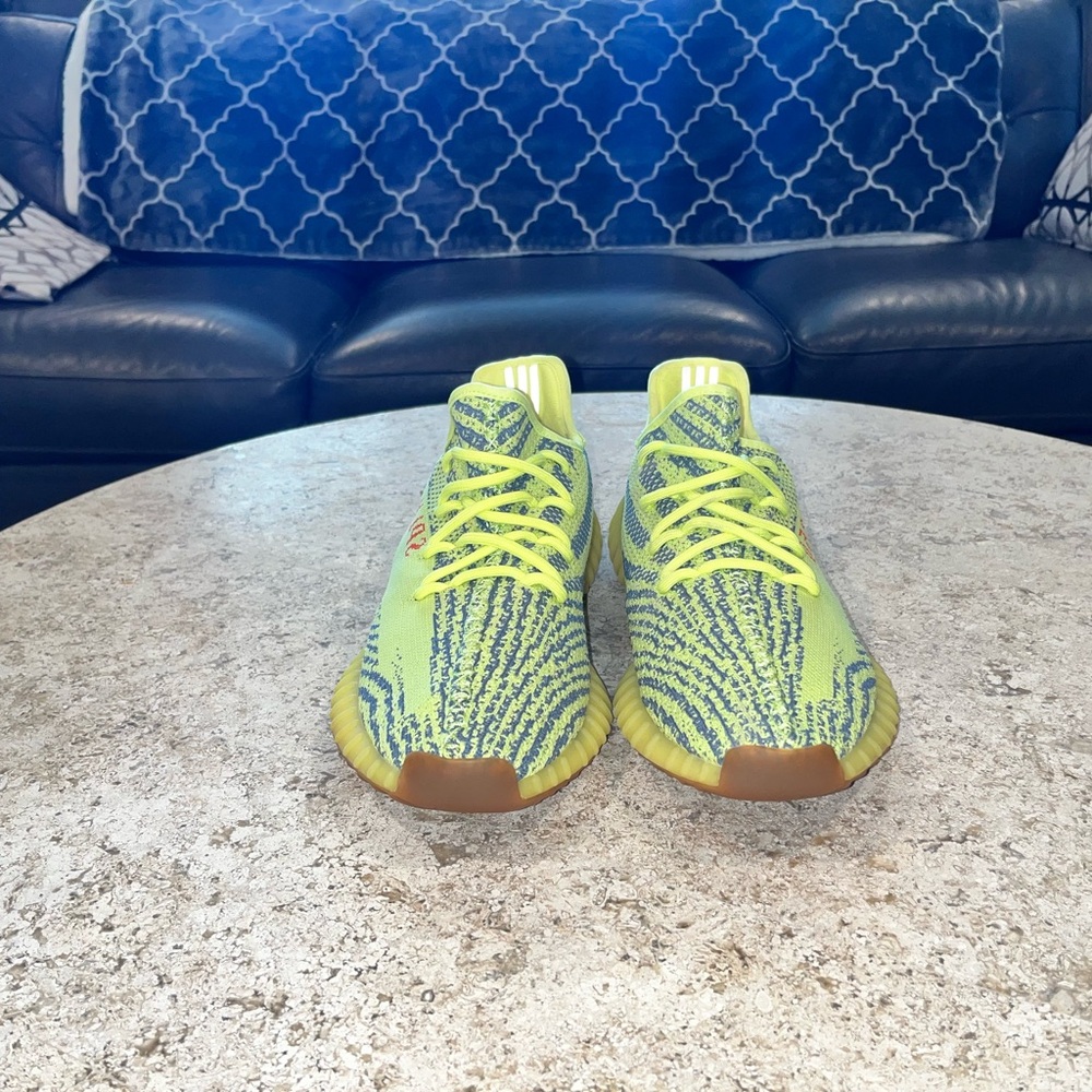 2017 Like-New Condition Yeezy Boost SPLY 350 V2 'Semi Frozen Yellow' size 10